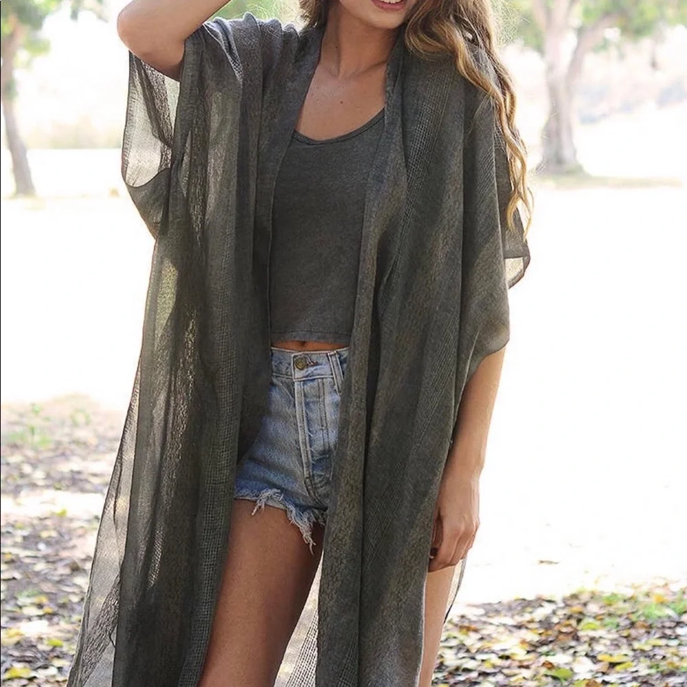 Free Flowing Woven Charcoal Kimono - Picture 2 of 2